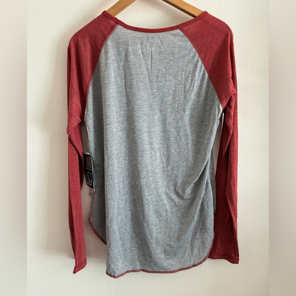 Touch by Alyssa Milano Detroit Red Wings Raglan Top Large NWT Lightweight - Picture 4 of 7